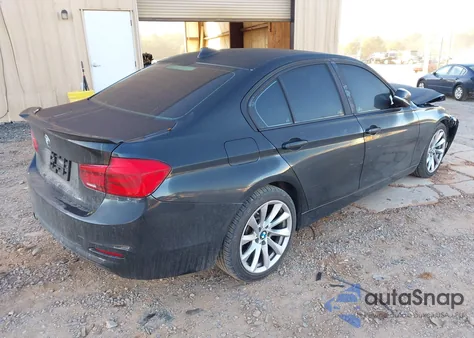 2018 BMW 320I xDrive z USA, uszkodzony, nr VIN WBA8A3C52JA067393